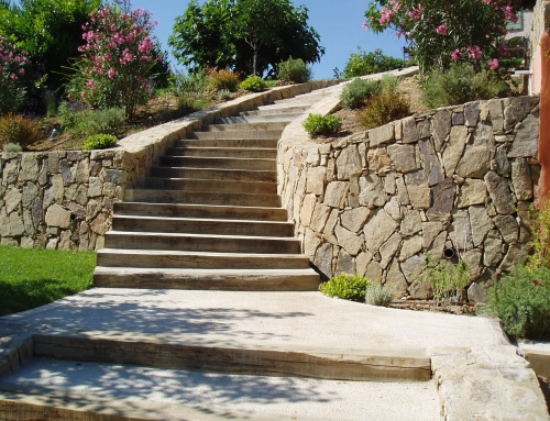 Réalisation d’un escalier en traverses de chemin de fer