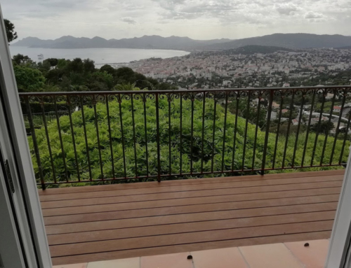 Pose de platelage bois sur balcon filant a structure métallique