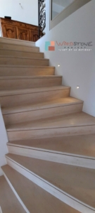 escalier en pierre beige