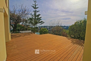 Réalisation d'une terrasse en Pin Laricio